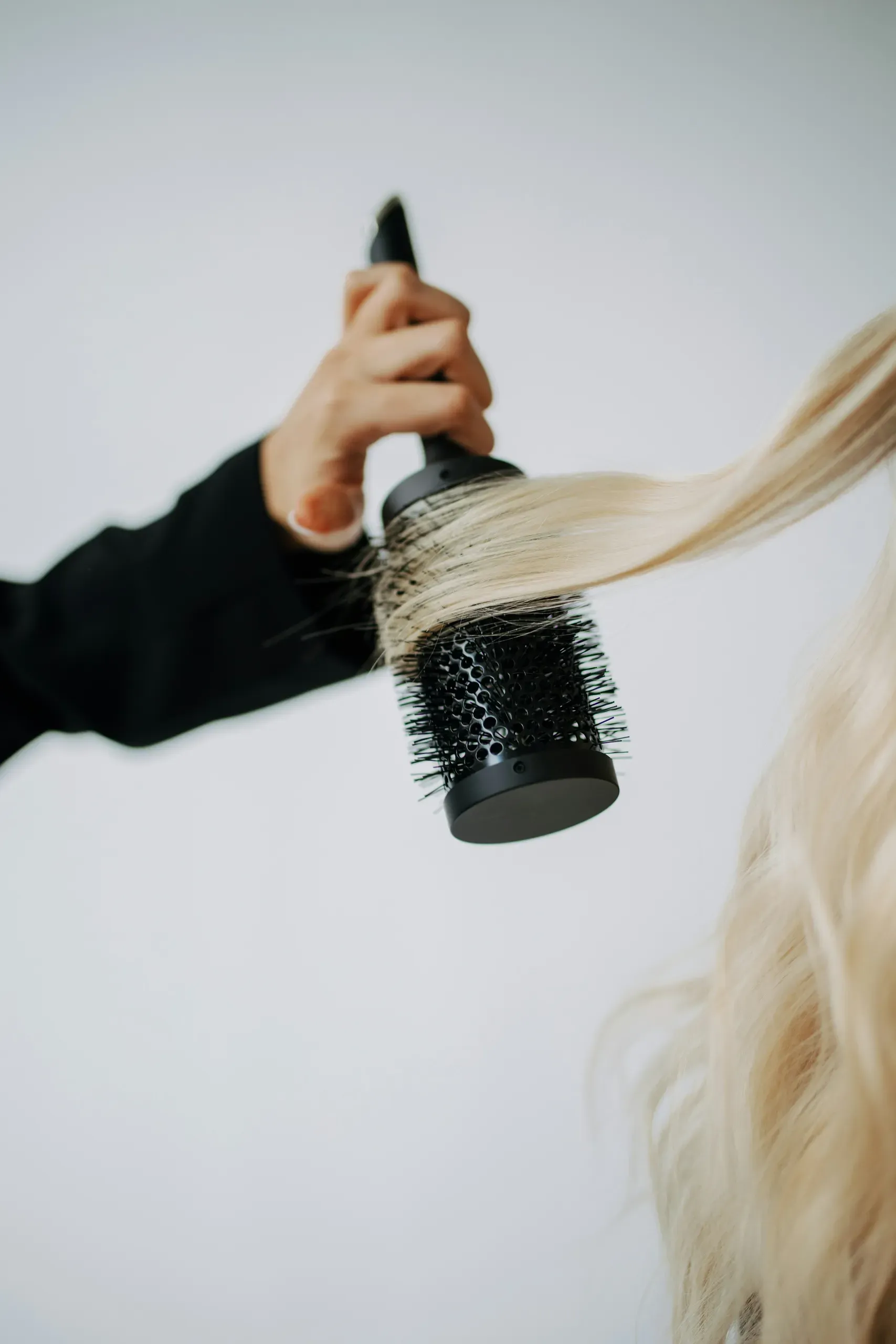 Dziecięca fryzura blond — tył głowy